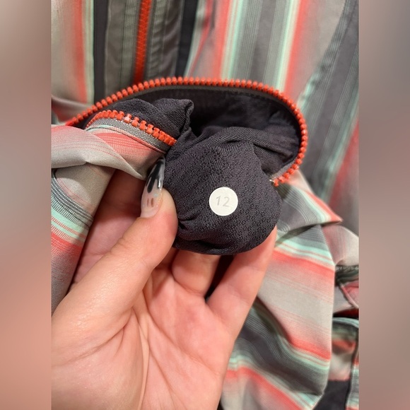 Lululemon Jacket - Picture 7 of 7